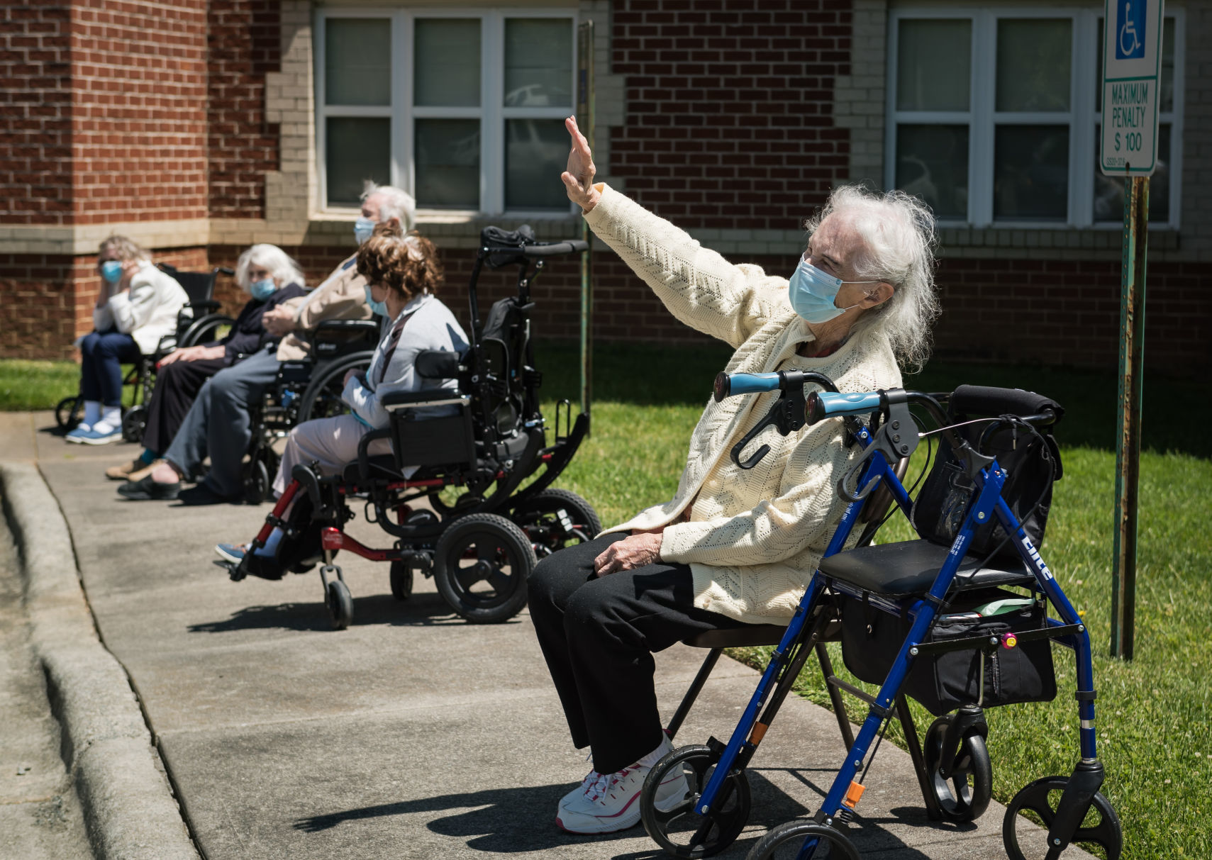 Forest Heights Senior Living Parade during COVID19